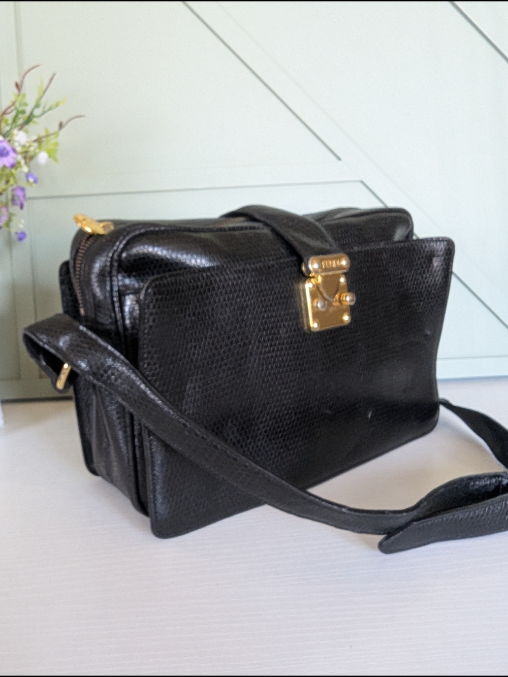 Vintage Fendi crossbody/shoulder bag from aroundthe 1970s or 1980s. It feature